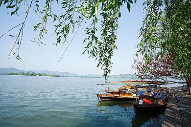 《模拟农场25》9月发布新更新 传奇奔驰乌尼莫克卡车登场